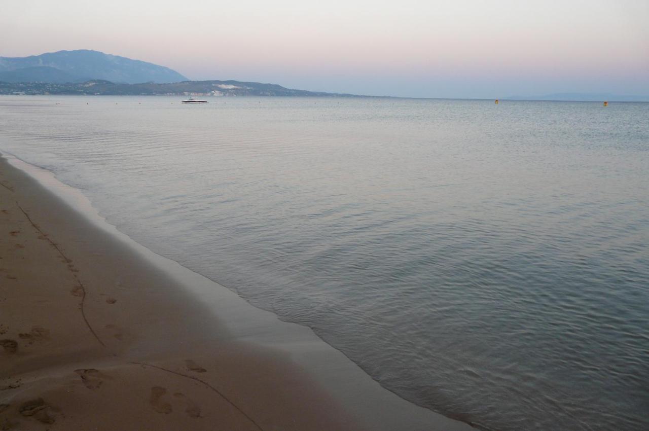 Villa Emmanouela Xi Beach エクステリア 写真